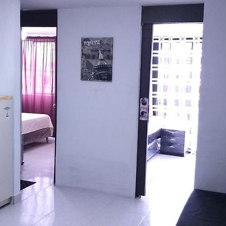 Centro! San Lorenzo - Downtown - Apto Con 2 Hab & Parqueadero Меделин Екстериор снимка
